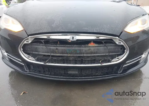 2014 Tesla Model S z USA, uszkodzony, nr VIN 5YJSA3S10EFP43330